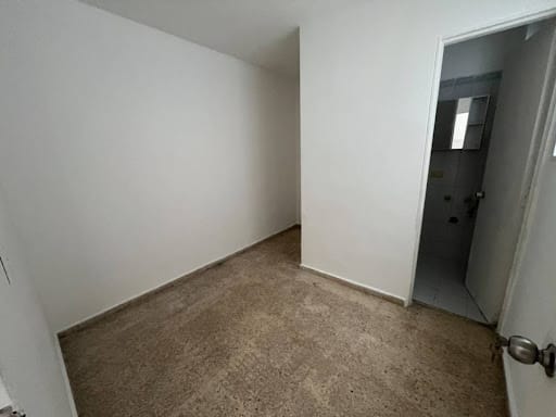 Casa de 4 alcobas en arriendo en El Velodromo, Medellín, 190 m² · foto 12 de 24