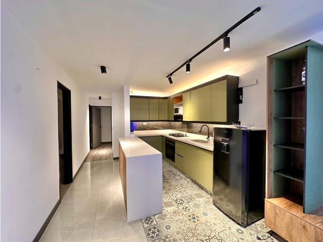 Apartamento de 4 alcobas en venta en Conquistadores, Medellín, 158 m² · foto 3 de 24