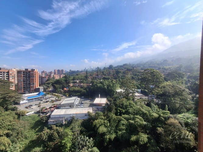 Apartamento de 4 alcobas en arriendo en Loma El Atravesado, Envigado, 158 m² · foto 15 de 18