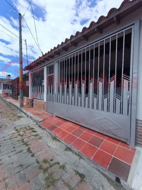 Casa de 3 alcobas en arriendo en Patios Centro, Los Patios, 93 m² · foto 2 de 21