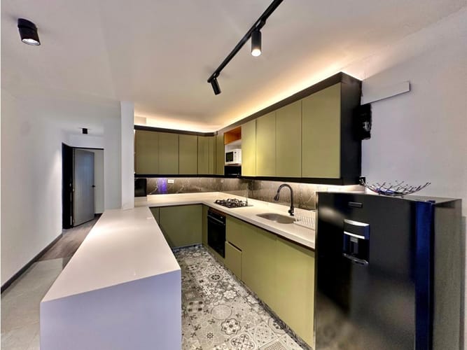 Apartamento de 4 alcobas en arriendo en Conquistadores, Medellín, 158 m² · foto 2 de 24