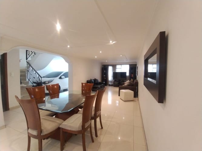 Casa de 5 alcobas en venta en Santa Monica, Bogotá, 163 m² · foto 5 de 19