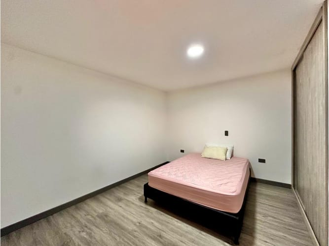 Apartamento de 4 alcobas en arriendo en Conquistadores, Medellín, 158 m² · foto 18 de 24