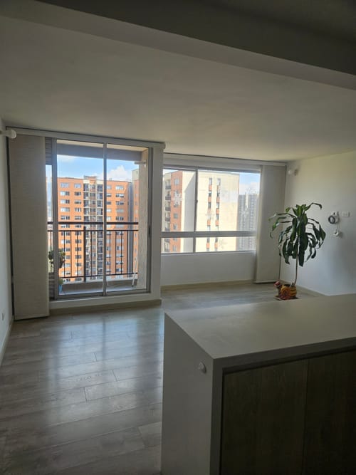 Apartamento de 3 alcobas en arriendo en El Vergel Oriental, Bogotá, 77 m² · foto 5 de 13