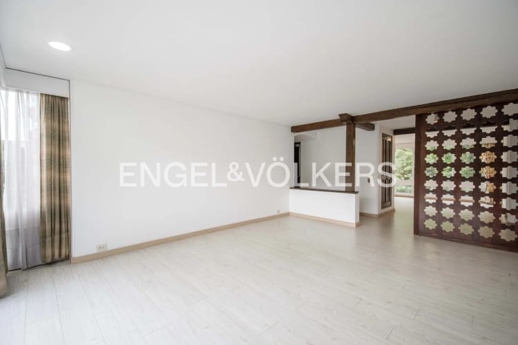 Apartamento en venta en Los Rosales, Bogotá · foto 2 de 12