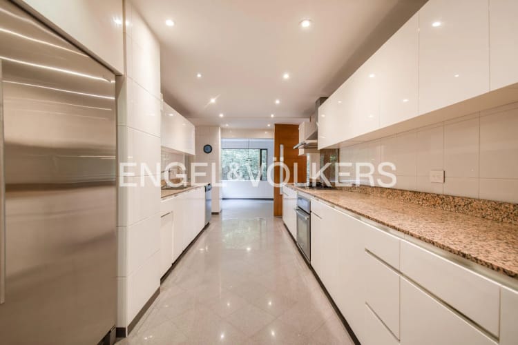 Apartamento de 5 alcobas en venta en Los Rosales, Bogotá, 450 m² · foto 8 de 22