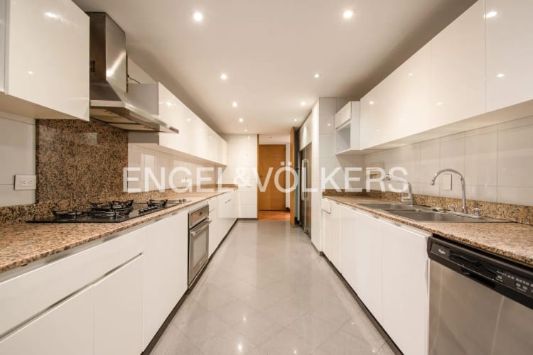 Apartamento de 5 alcobas en venta en Los Rosales, Bogotá, 450 m² · foto 7 de 22