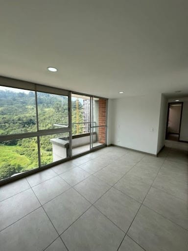 Apartamento de 3 alcobas en venta en San Remo, Sabaneta, 65 m² · foto 3 de 17