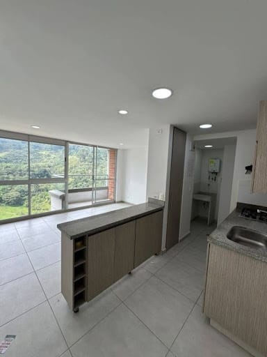 Apartamento de 3 alcobas en venta en San Remo, Sabaneta, 65 m² · foto 4 de 17