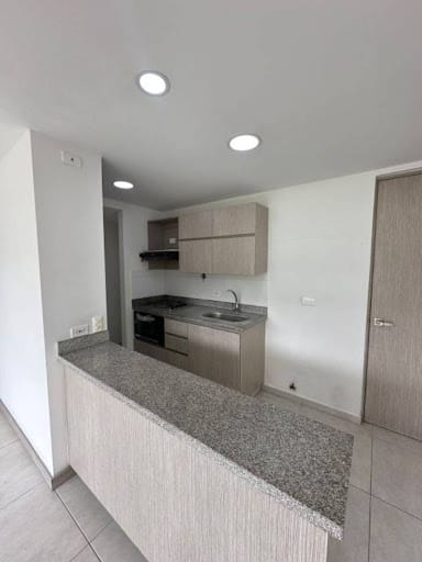 Apartamento de 3 alcobas en venta en San Remo, Sabaneta, 65 m² · foto 5 de 17
