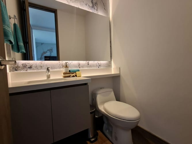 Apartamento de 3 alcobas en venta en El Castillo, Medellín, 138 m² · foto 8 de 24