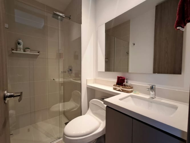 Apartamento de 3 alcobas en venta en El Castillo, Medellín, 138 m² · foto 15 de 24