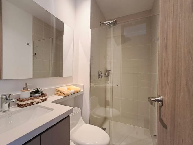 Apartamento de 3 alcobas en venta en El Castillo, Medellín, 138 m² · foto 18 de 24