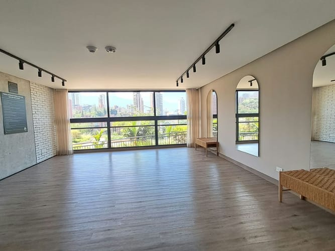 Apartamento de 3 alcobas en venta en El Castillo, Medellín, 138 m² · foto 23 de 24