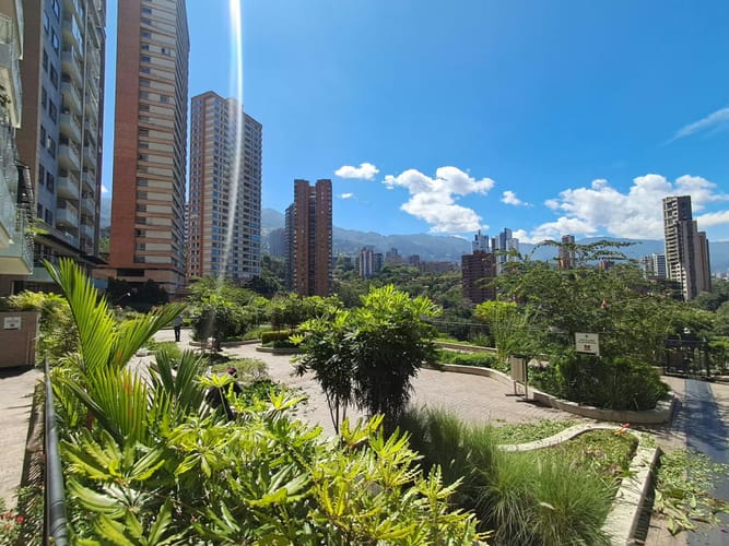 Apartamento de 3 alcobas en venta en El Castillo, Medellín, 138 m² · foto 24 de 24