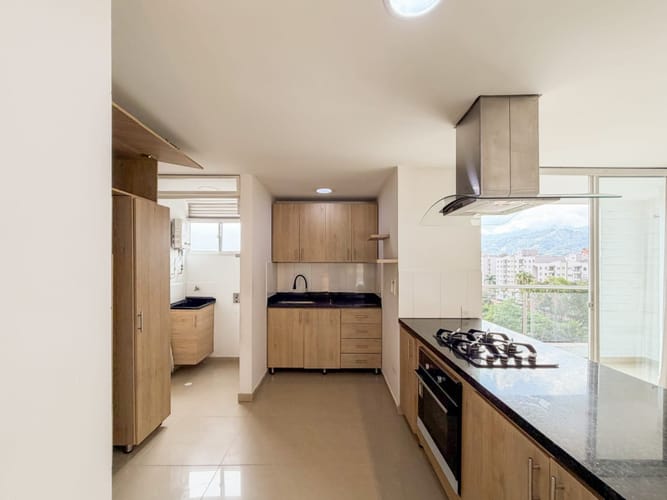 Apartamento de 3 alcobas en arriendo en Lorena, Medellín, 105 m² · foto 3 de 24