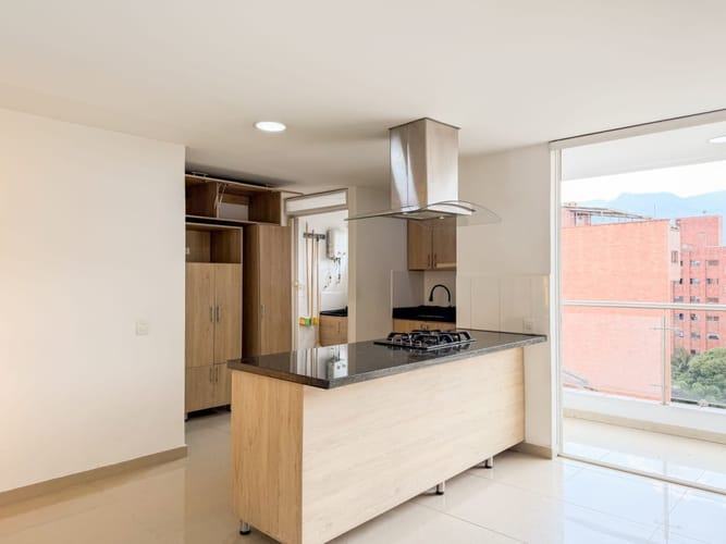 Apartamento de 3 alcobas en arriendo en Lorena, Medellín, 105 m² · foto 4 de 24