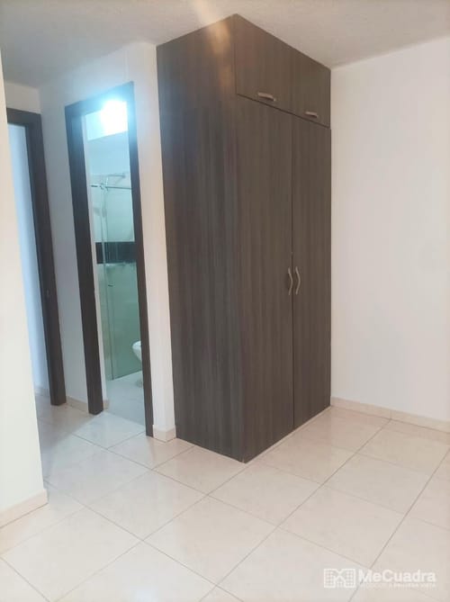 Apartamento de 3 alcobas en venta en El Consuelo, Girón, 59 m² · foto 3 de 10