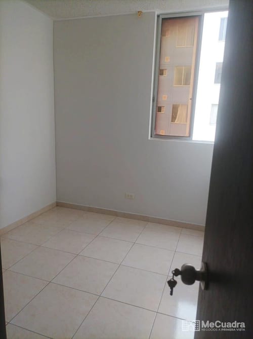 Apartamento de 3 alcobas en venta en El Consuelo, Girón, 59 m² · foto 6 de 10