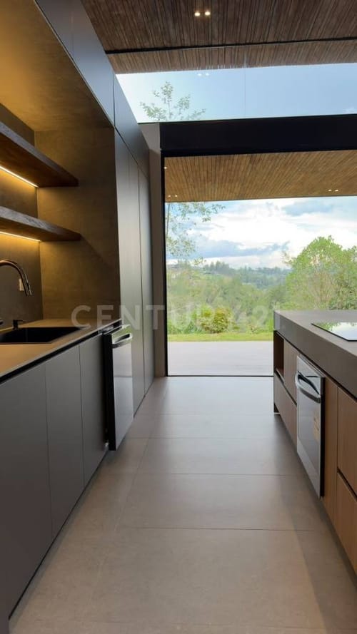 Casa de 3 alcobas en venta en Pantanillo, El Retiro, 261 m² · foto 11 de 15