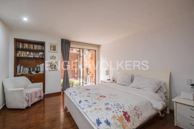 Apartamento de 3 alcobas en venta en Los Rosales, Bogotá, 194 m² · foto 8 de 19