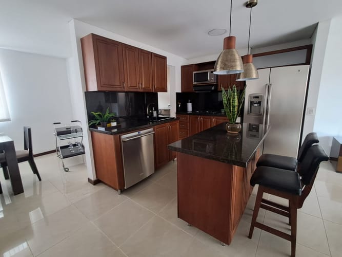 Apartamento de 3 alcobas en arriendo en Laureles, Medellín, 130 m² · foto 2 de 20