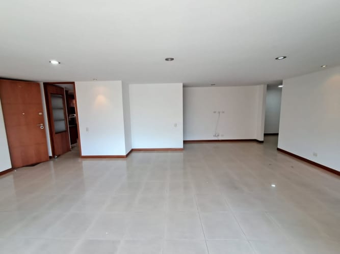 Apartamento de 3 alcobas en arriendo en El Diamante No. 2, Medellín, 155 m² · foto 5 de 24