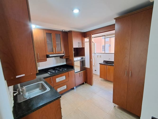 Apartamento de 3 alcobas en arriendo en El Diamante No. 2, Medellín, 155 m² · foto 7 de 24
