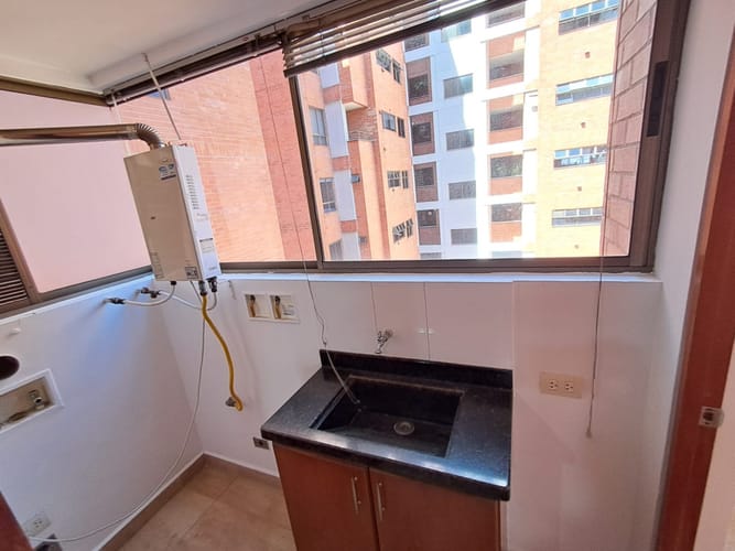 Apartamento de 3 alcobas en arriendo en El Diamante No. 2, Medellín, 155 m² · foto 8 de 24