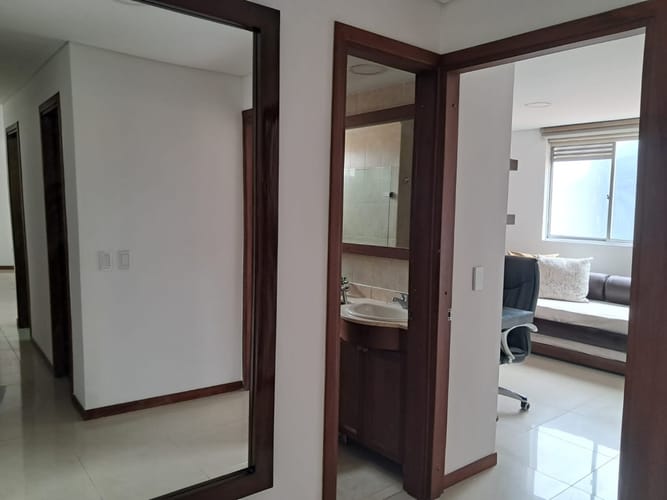 Apartamento de 3 alcobas en arriendo en Laureles, Medellín, 130 m² · foto 10 de 20