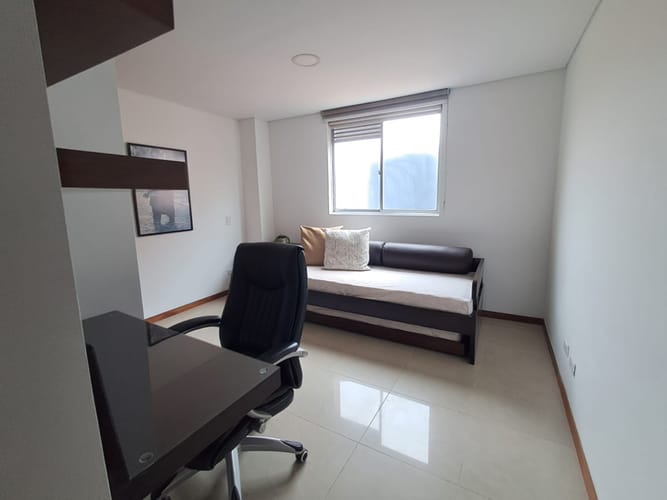 Apartamento de 3 alcobas en arriendo en Laureles, Medellín, 130 m² · foto 15 de 20