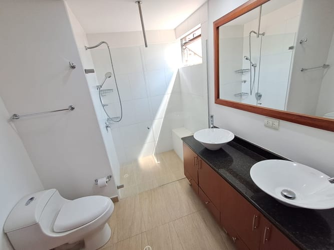 Apartamento de 3 alcobas en arriendo en El Diamante No. 2, Medellín, 155 m² · foto 23 de 24