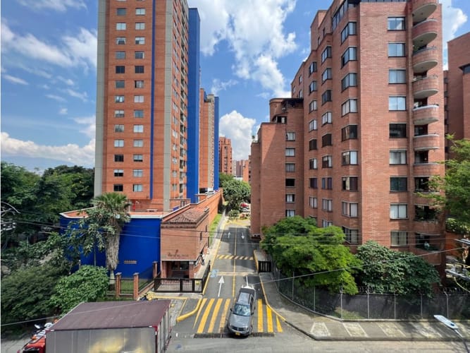 Apartamento de 3 alcobas en arriendo en El Portal, Envigado, 81 m² · foto 9 de 10