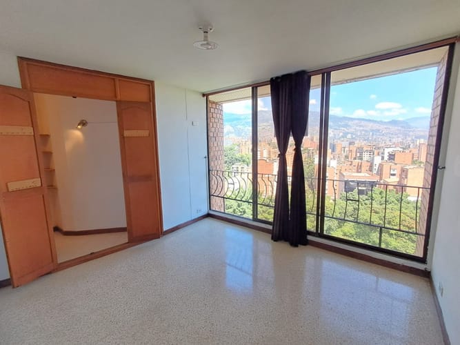 Apartamento de 3 alcobas en arriendo en La Castellana, Medellín, 105 m² · foto 5 de 21