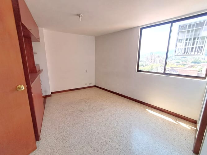 Apartamento de 3 alcobas en arriendo en La Castellana, Medellín, 105 m² · foto 9 de 21