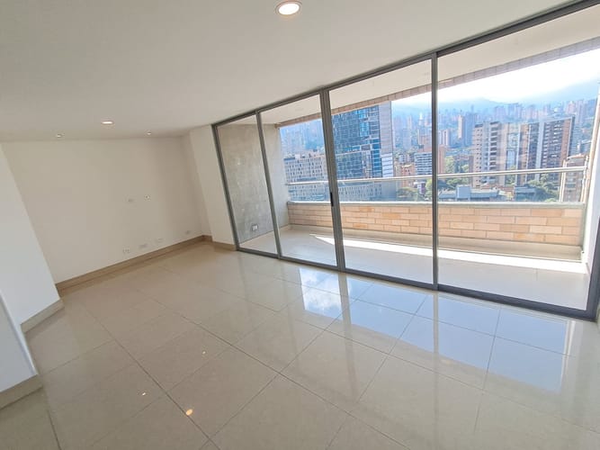 Apartamento de 3 alcobas en arriendo en Castropol, Medellín, 130 m² · foto 2 de 21