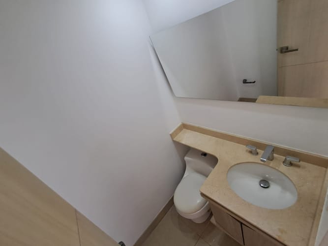 Apartamento de 3 alcobas en arriendo en Castropol, Medellín, 130 m² · foto 6 de 21