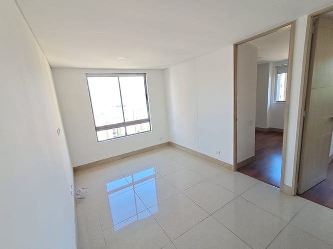 Apartamento de 3 alcobas en arriendo en Castropol, Medellín, 130 m² · foto 10 de 21