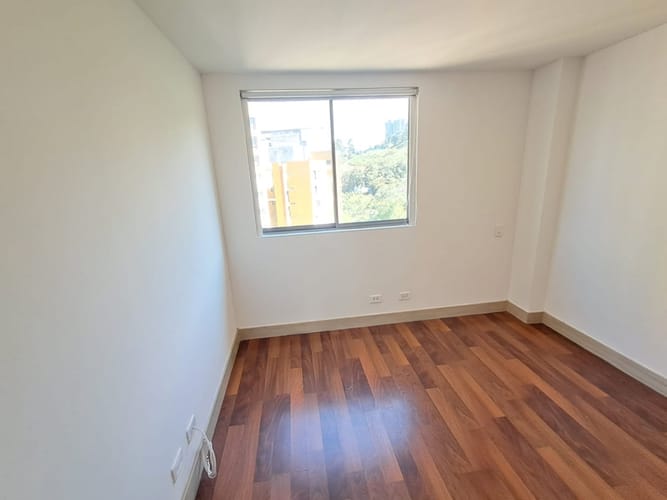 Apartamento de 3 alcobas en arriendo en Castropol, Medellín, 130 m² · foto 11 de 21