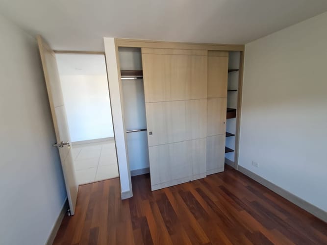 Apartamento de 3 alcobas en arriendo en Castropol, Medellín, 130 m² · foto 14 de 21