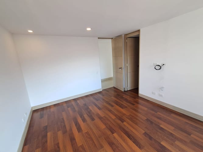 Apartamento de 3 alcobas en arriendo en Castropol, Medellín, 130 m² · foto 16 de 21