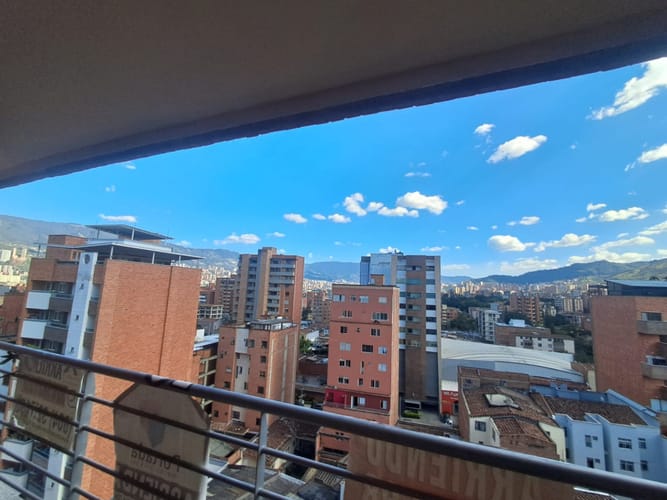 Apartamento de 3 alcobas en arriendo en Las Acacias, Medellín, 100 m² · foto 5 de 14