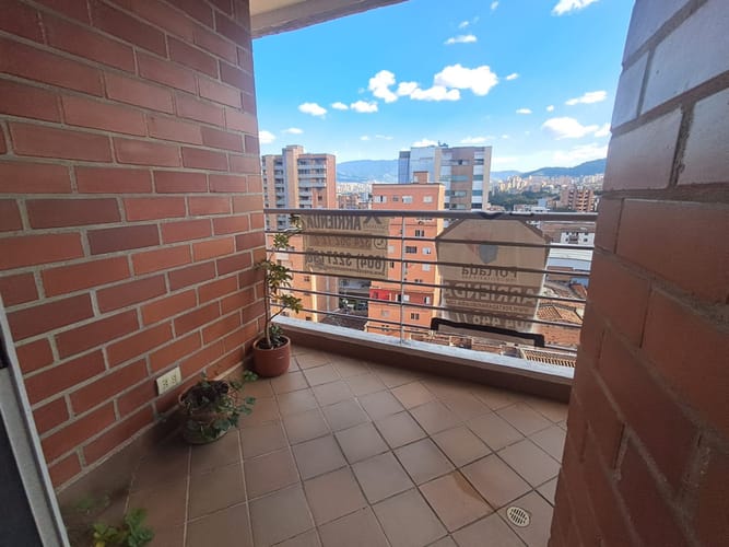 Apartamento de 3 alcobas en arriendo en Las Acacias, Medellín, 100 m² · foto 7 de 14
