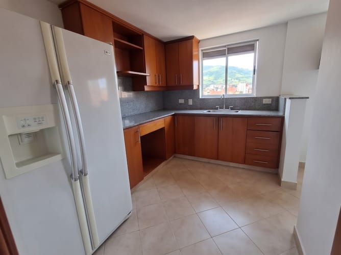 Apartamento de 3 alcobas en arriendo en Las Acacias, Medellín, 100 m² · foto 9 de 14