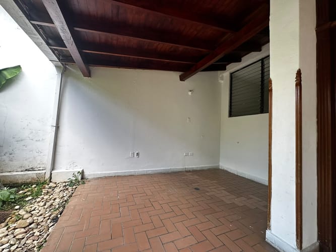 Casa de 5 alcobas en arriendo en La Floresta, Bucaramanga, 240 m² · foto 11 de 23