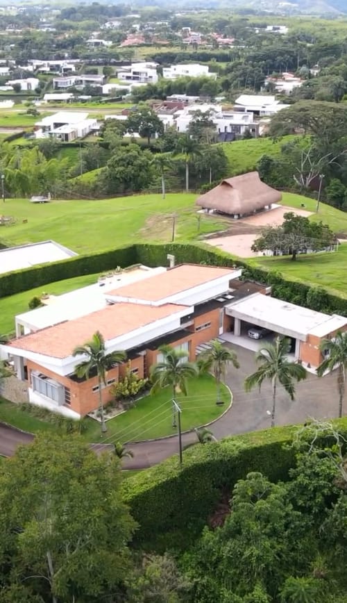 Casa de 5 alcobas en arriendo en Cerritos, Pereira, 650 m² · foto 2 de 21