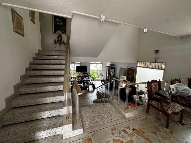 Casa de 5 alcobas en arriendo en Cabecera Del Llano, Bucaramanga, 280 m² · foto 3 de 21