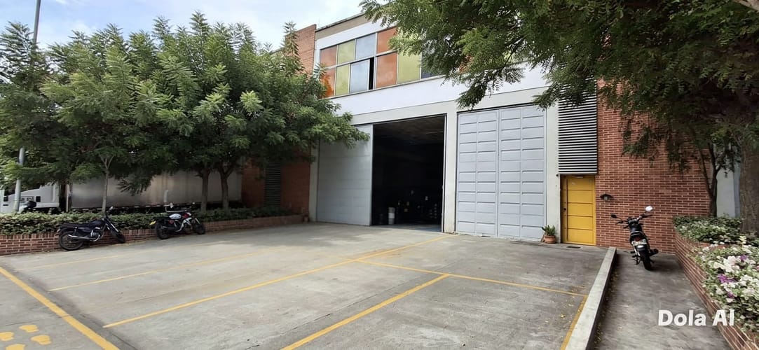 Bodega en arriendo en Centro, Girón, 600 m² · foto 9 de 10