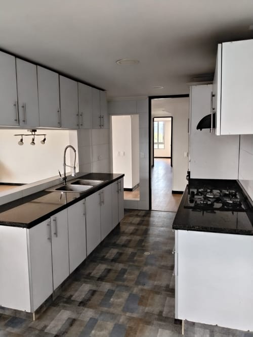 Apartamento de 4 alcobas en arriendo en Paris Gaitan, Bogotá, 198 m² · foto 3 de 24