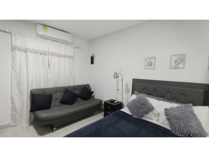 Apartaestudio en arriendo en Miravalle, Medellín, 25 m² · foto 2 de 11